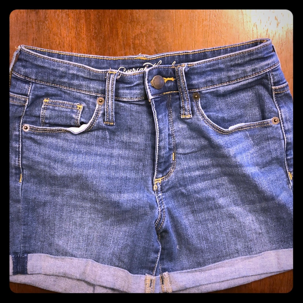 “Universal Thread” Denim Jean Shorts 🩳 NEW ITEM!!